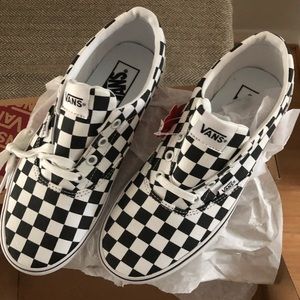 Women’s Checkered Vans size 7.5. Brand new in box